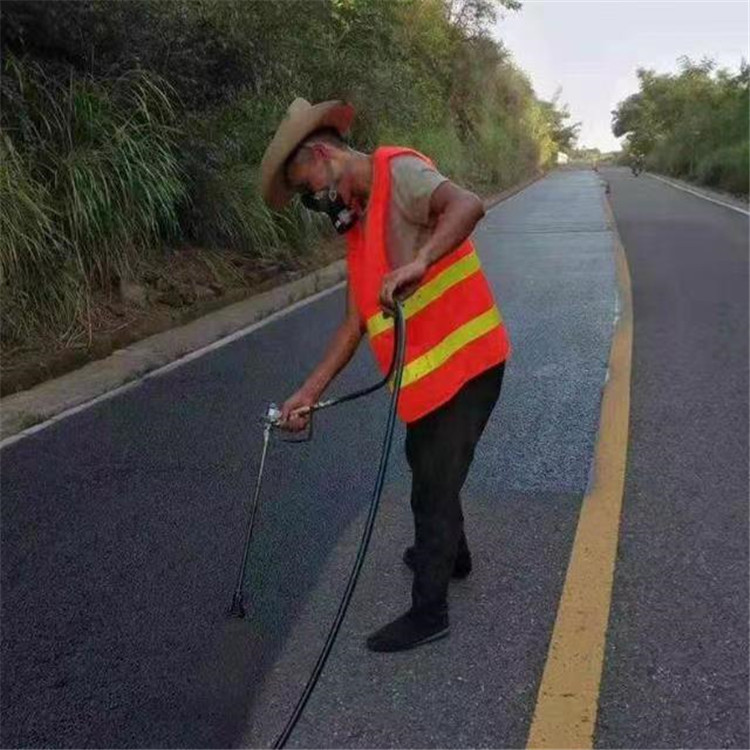 昆明 彩色防滑路面的底涂是保障路面附着力